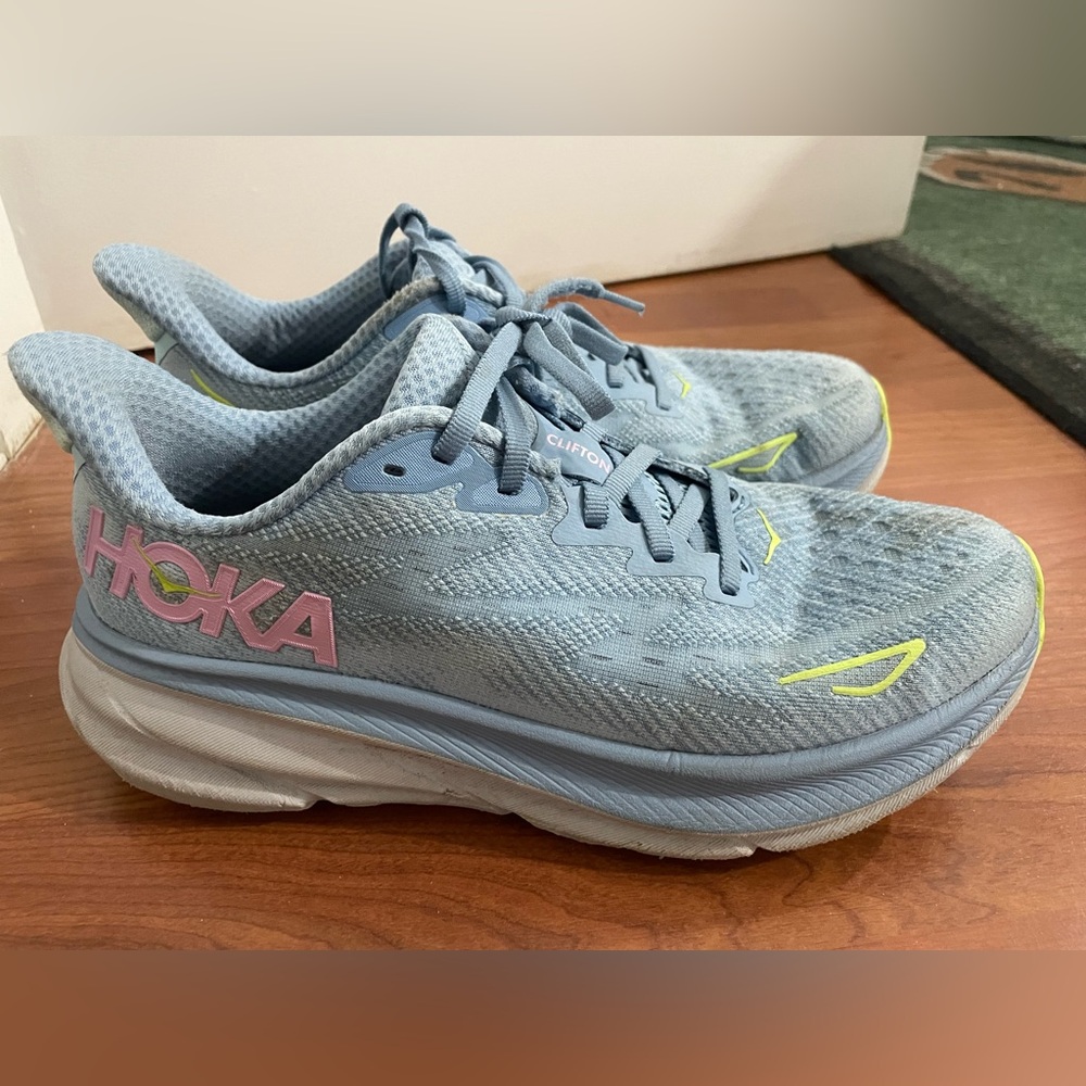 HOKA Clifton 9 blue / green